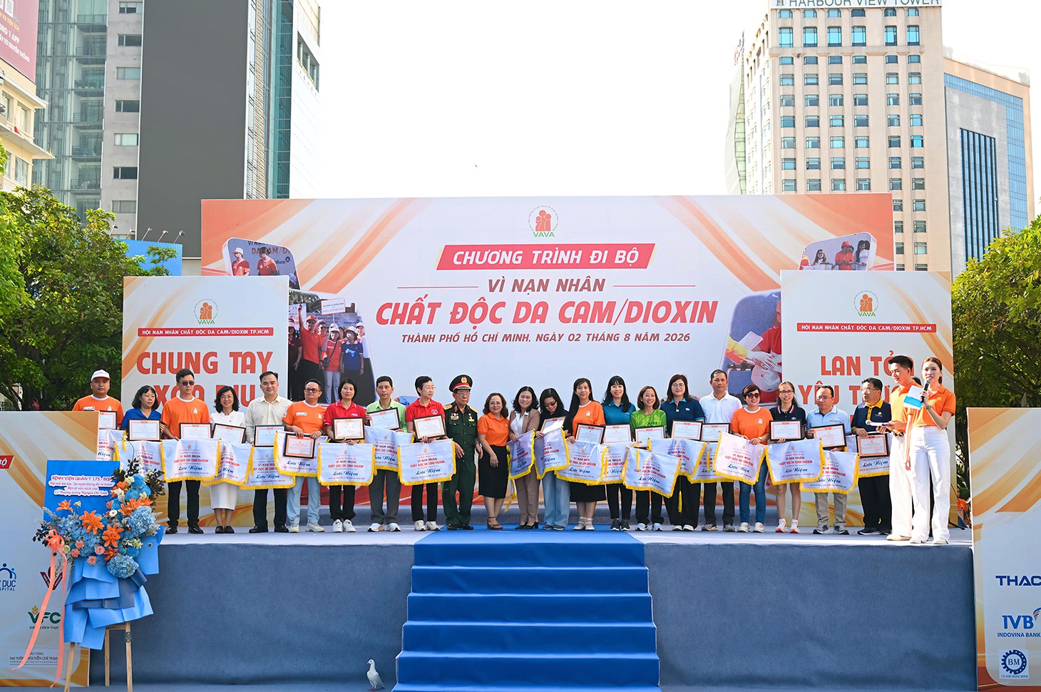 VIETBANK ĐỒNG HÀNH CÙNG CHƯƠNG TRÌNH ĐI BỘ “VÌ NẠN NHÂN CHẤT ĐỘC DA CAM” NĂM 2026