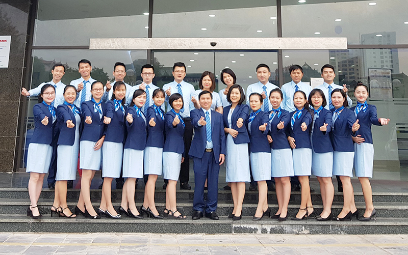 Vietbank chính thức triển khai sử dụng đồng phục mới trên toàn hệ thống |  Vietbank - Ngân hàng TMCP Việt Nam Thương Tín