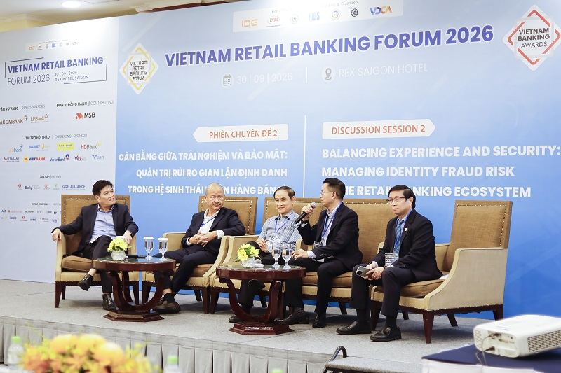 Ông Phạm Linh – Phó Tổng Giám đốc Vietbank tại chuyên đề thảo luận cùng các chuyên gia đầu ngành