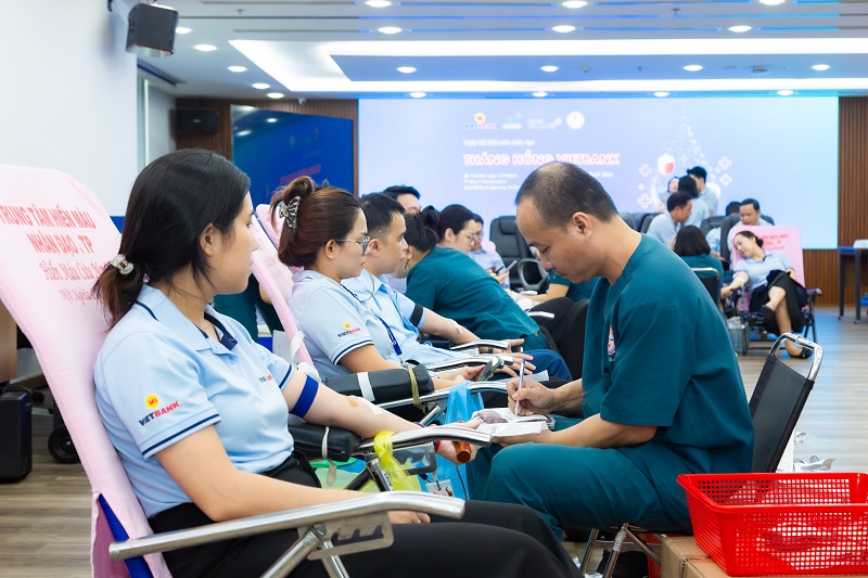 Hơn 200 cán bộ nhân viên Vietbank hưởng ứng hoạt động hiến máu tại Hội sở