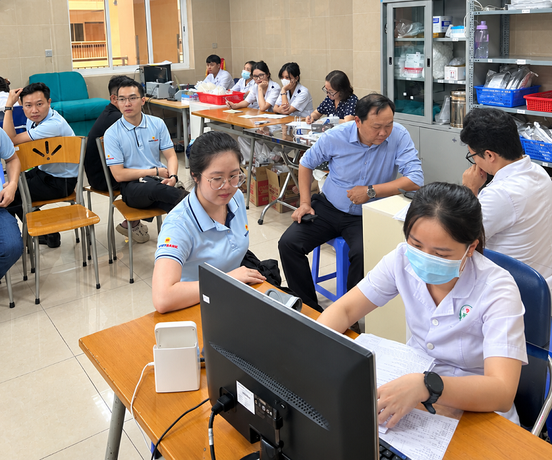 CBNV Vietbank tại Đà Nẵng tham gia hiến máu
